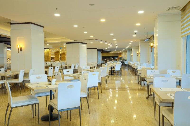 CRYSTAL ADMIRAL RESORT SUITES AND SPA