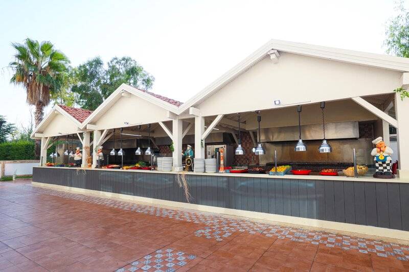 CRYSTAL ADMIRAL RESORT SUITES AND SPA