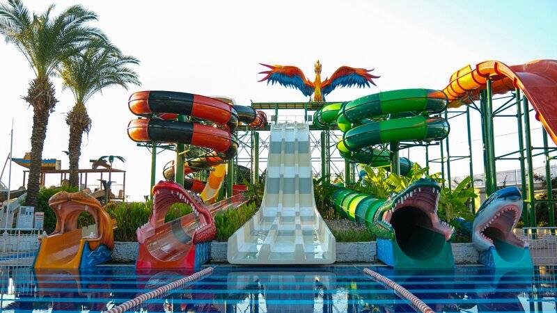CRYSTAL ADMIRAL RESORT SUITES AND SPA