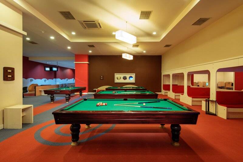 CRYSTAL ADMIRAL RESORT SUITES AND SPA