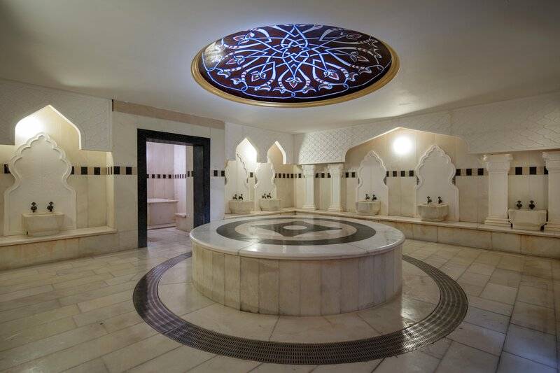 CRYSTAL ADMIRAL RESORT SUITES AND SPA
