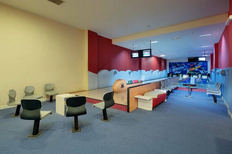 CRYSTAL ADMIRAL RESORT SUITES AND SPA