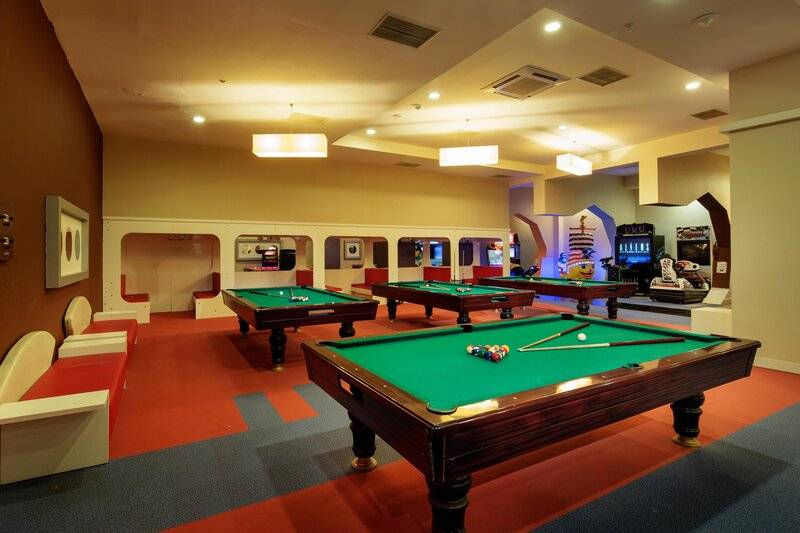 CRYSTAL ADMIRAL RESORT SUITES AND SPA
