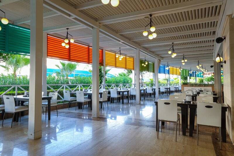 CRYSTAL ADMIRAL RESORT SUITES AND SPA