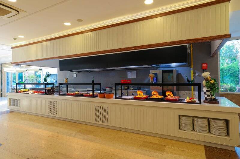 CRYSTAL ADMIRAL RESORT SUITES AND SPA