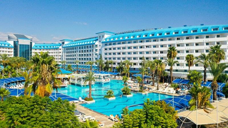 CRYSTAL ADMIRAL RESORT SUITES AND SPA