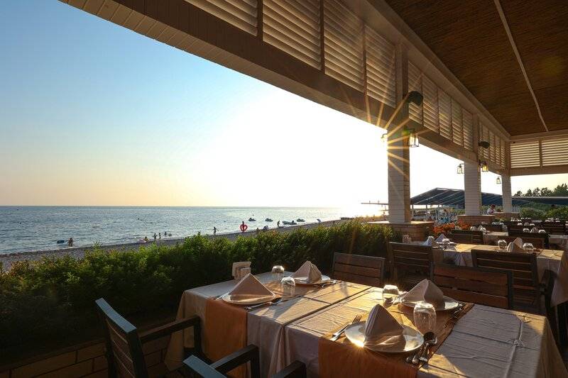 CRYSTAL ADMIRAL RESORT SUITES AND SPA