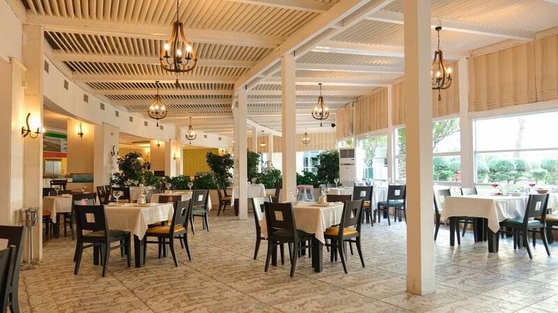 CRYSTAL ADMIRAL RESORT SUITES AND SPA