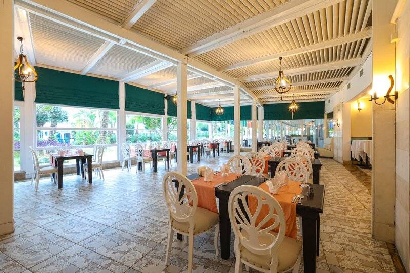 CRYSTAL ADMIRAL RESORT SUITES AND SPA