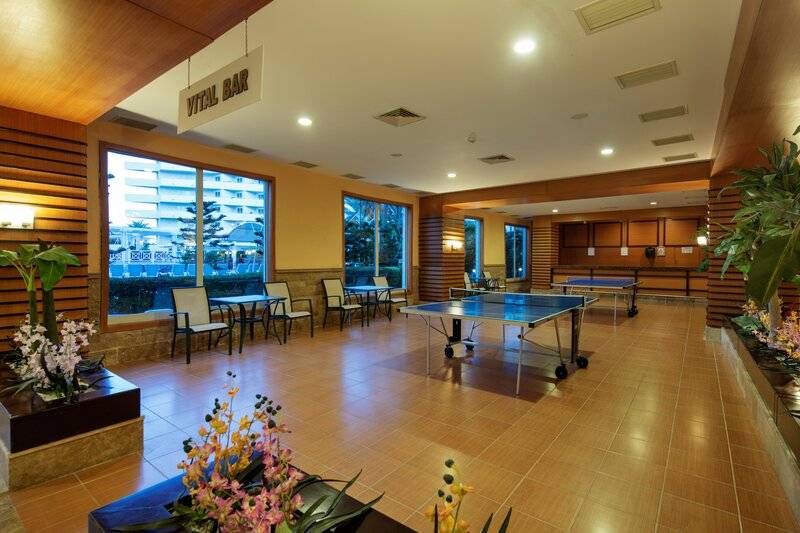 CRYSTAL ADMIRAL RESORT SUITES AND SPA