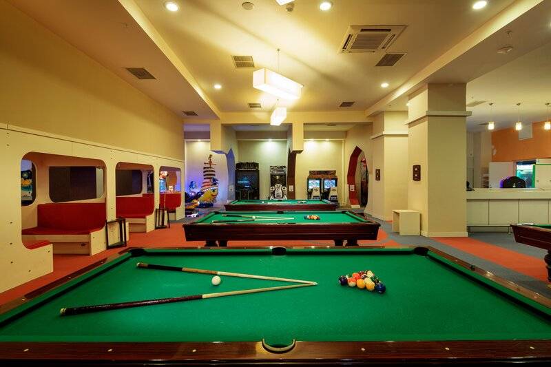 CRYSTAL ADMIRAL RESORT SUITES AND SPA