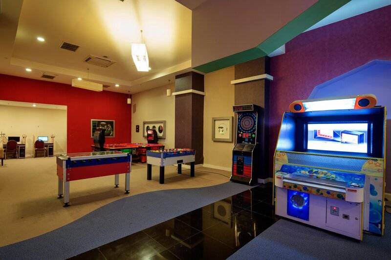 CRYSTAL ADMIRAL RESORT SUITES AND SPA