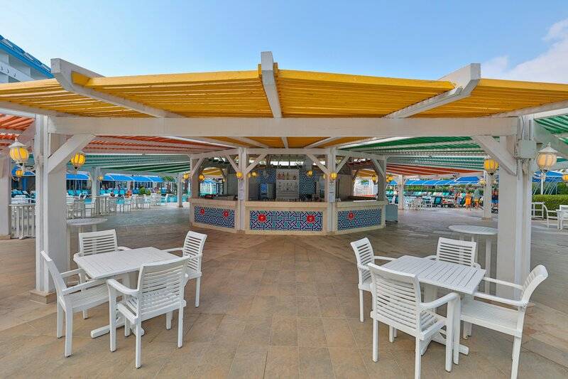 CRYSTAL ADMIRAL RESORT SUITES AND SPA