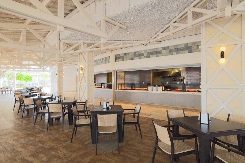 CRYSTAL ADMIRAL RESORT SUITES AND SPA