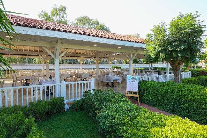 CRYSTAL ADMIRAL RESORT SUITES AND SPA