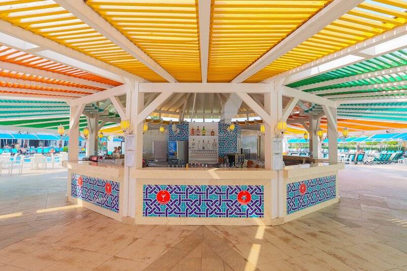 CRYSTAL ADMIRAL RESORT SUITES AND SPA