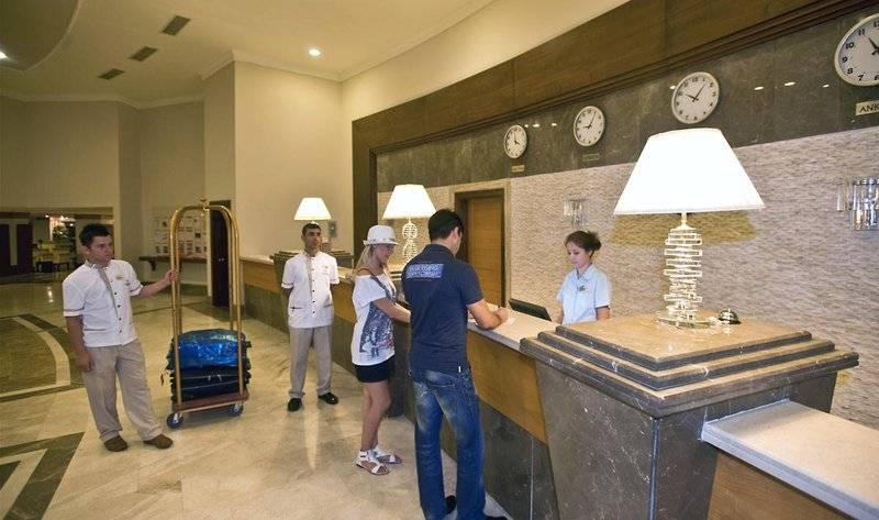 CRYSTAL ADMIRAL RESORT SUITES AND SPA