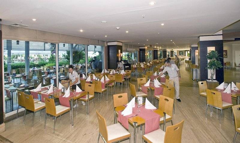 CRYSTAL ADMIRAL RESORT SUITES AND SPA
