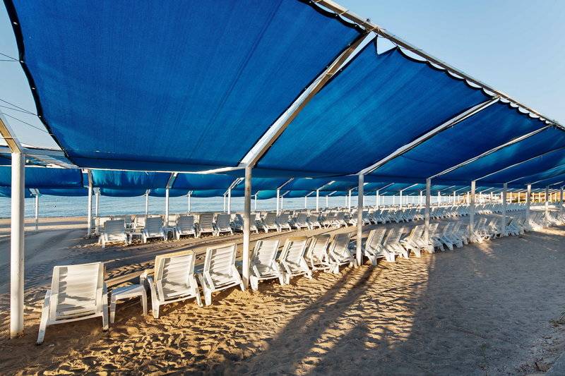 CRYSTAL ADMIRAL RESORT SUITES AND SPA