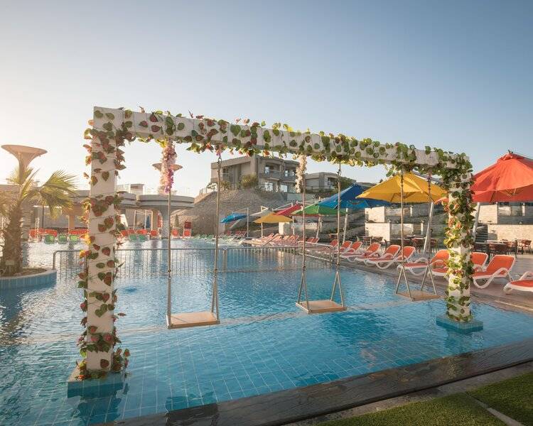 LONG BEACH RESORT