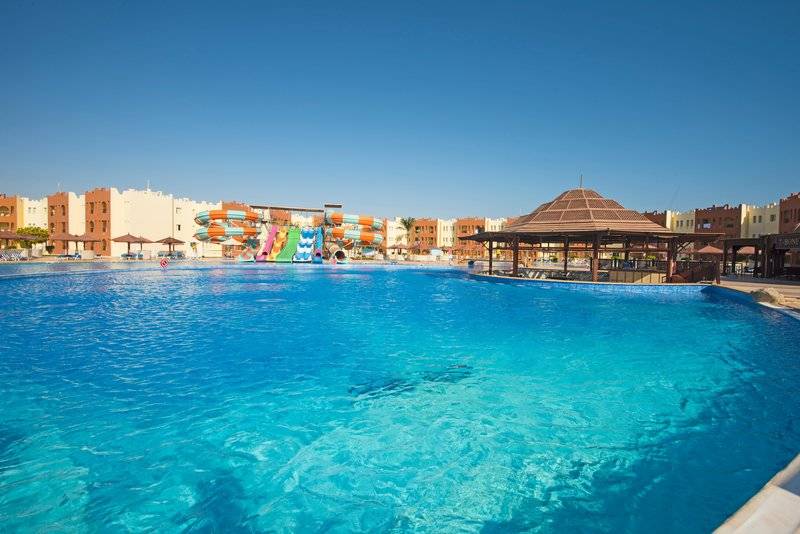 SUNRISE ROYAL MAKADI RESORT