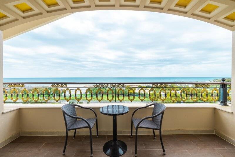 CRYSTAL PALACE LUXURY RESORT & SPA