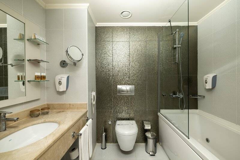 CRYSTAL PALACE LUXURY RESORT & SPA