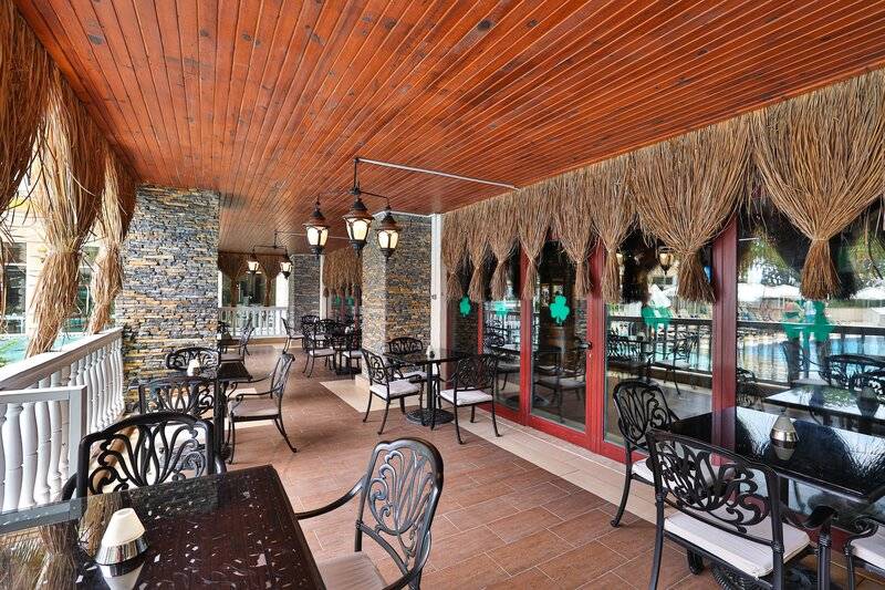 CRYSTAL PALACE LUXURY RESORT & SPA