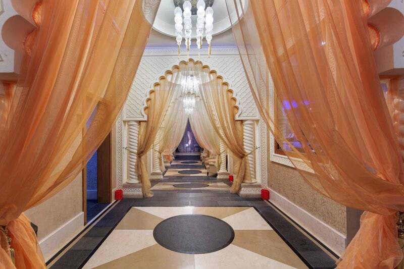 CRYSTAL PALACE LUXURY RESORT & SPA