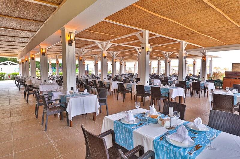 CRYSTAL PALACE LUXURY RESORT & SPA