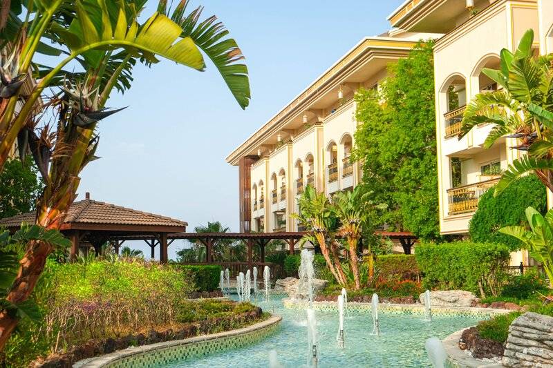 CRYSTAL PALACE LUXURY RESORT & SPA