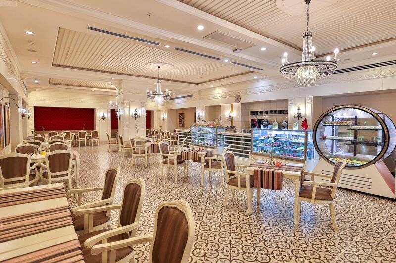 CRYSTAL PALACE LUXURY RESORT & SPA