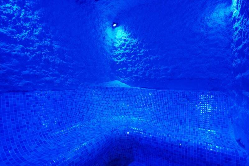 CRYSTAL PALACE LUXURY RESORT & SPA