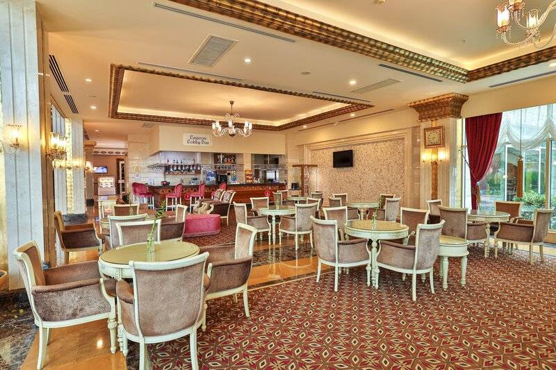 CRYSTAL PALACE LUXURY RESORT & SPA