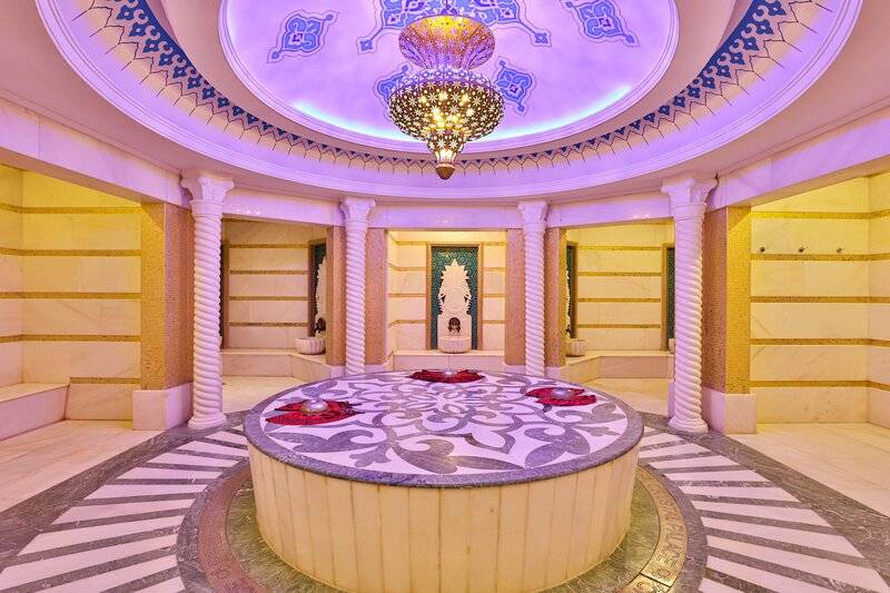 CRYSTAL PALACE LUXURY RESORT & SPA