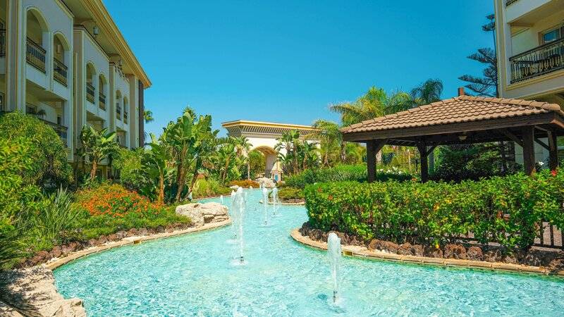 CRYSTAL PALACE LUXURY RESORT & SPA