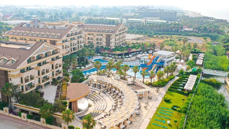 CRYSTAL PALACE LUXURY RESORT & SPA