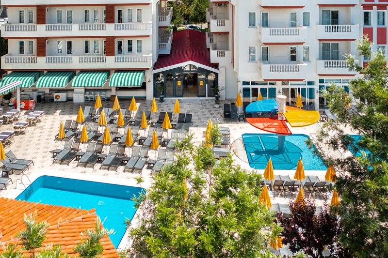 VILLA SUNFLOWER APARTS AND SUITES