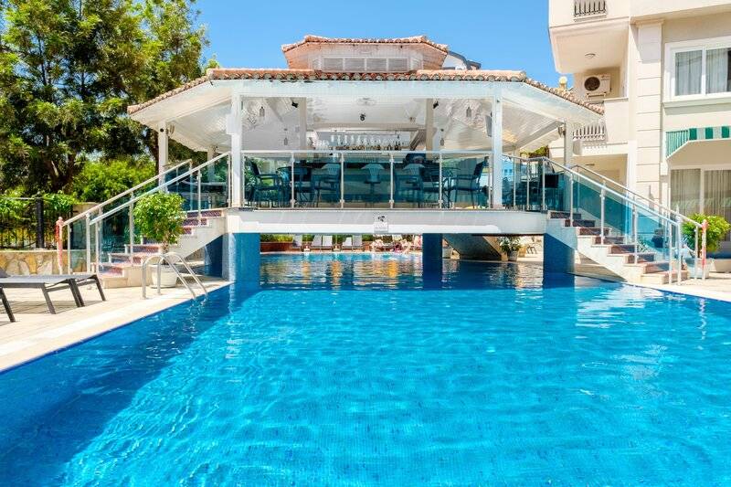VILLA SUNFLOWER APARTS AND SUITES
