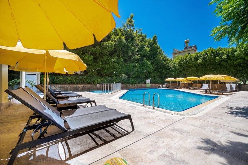 VILLA SUNFLOWER APARTS AND SUITES