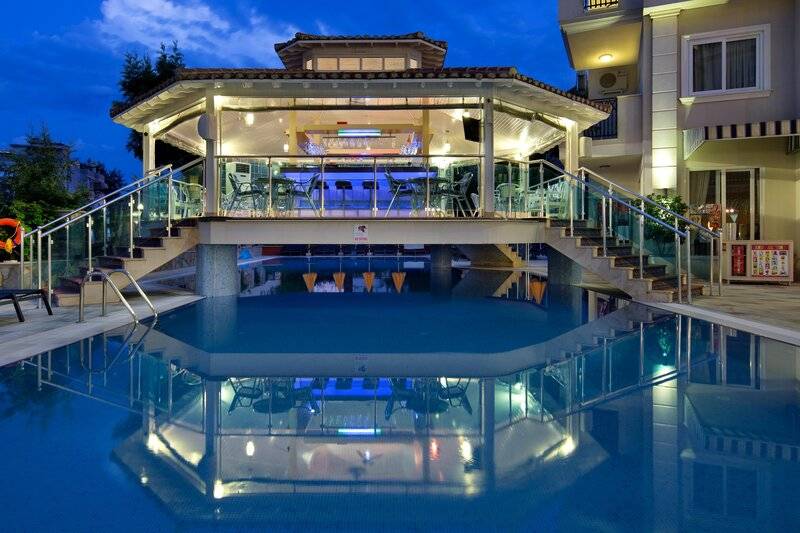 VILLA SUNFLOWER APARTS AND SUITES