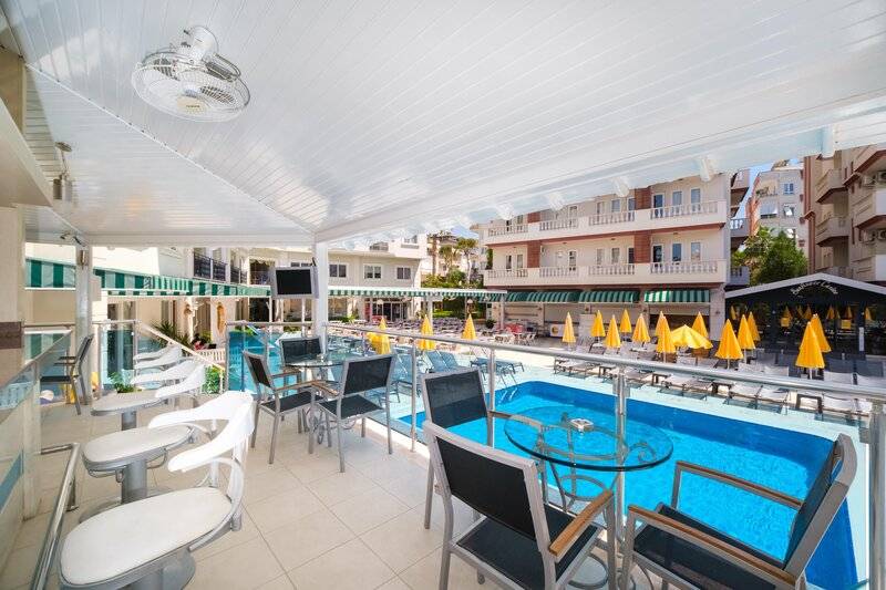 VILLA SUNFLOWER APARTS AND SUITES