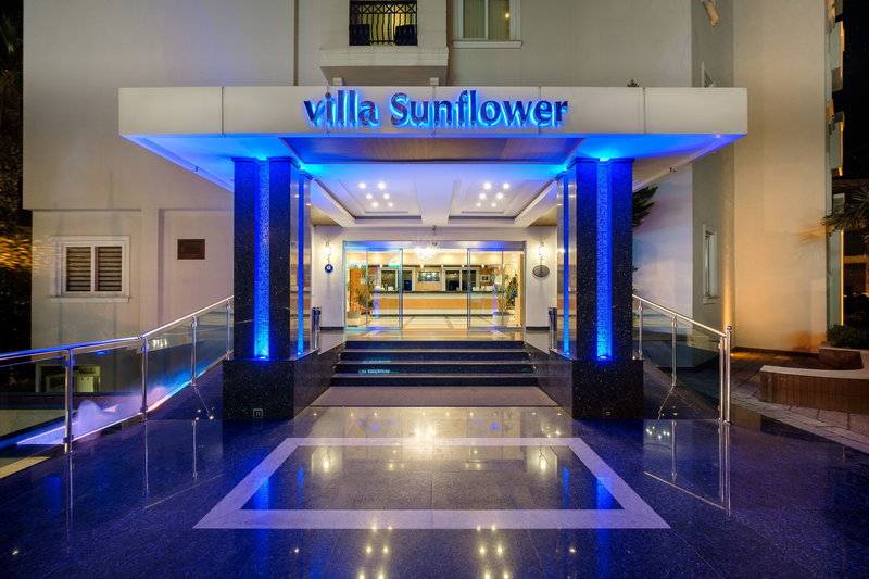 VILLA SUNFLOWER APARTS AND SUITES