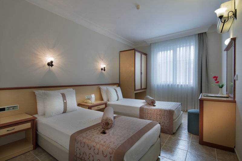VILLA SUNFLOWER APARTS AND SUITES