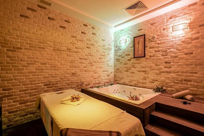 SUNLAND RESORT HOTEL