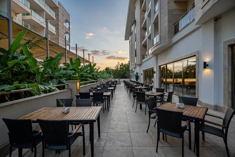 SUNLAND RESORT HOTEL