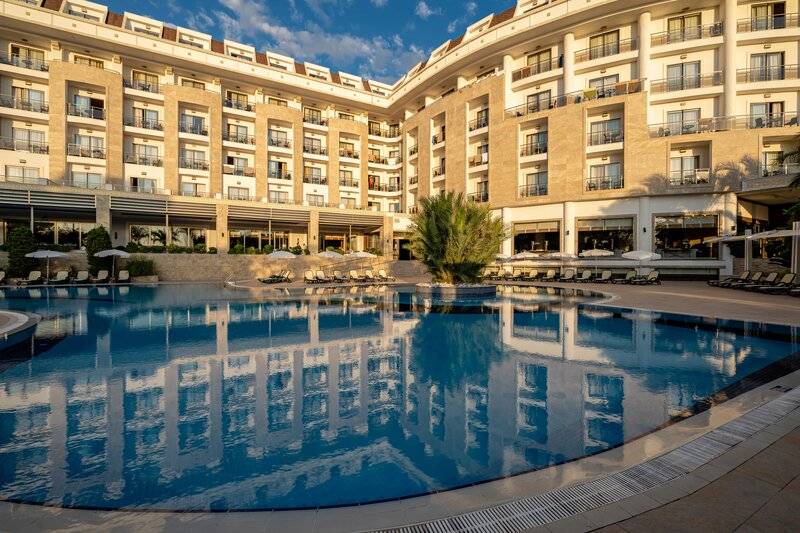 SUNLAND RESORT HOTEL