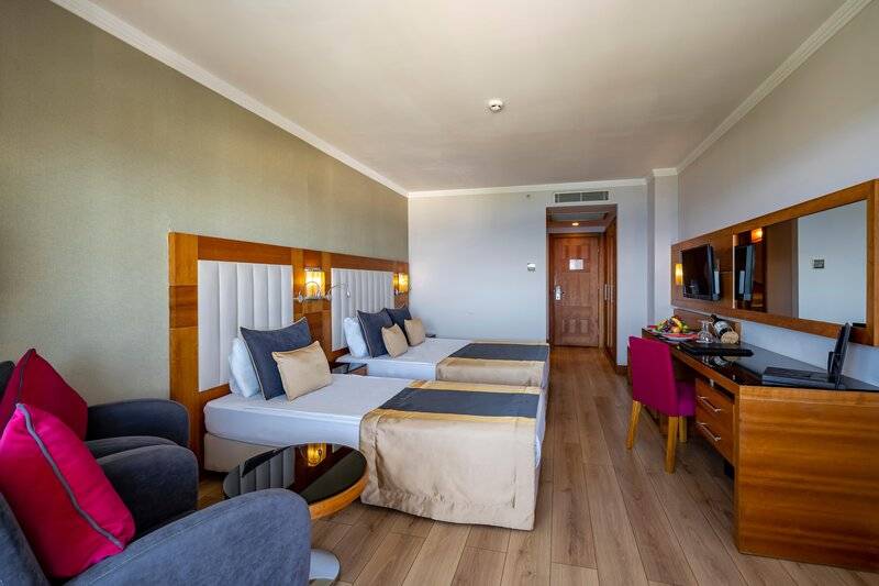 SUNLAND RESORT HOTEL