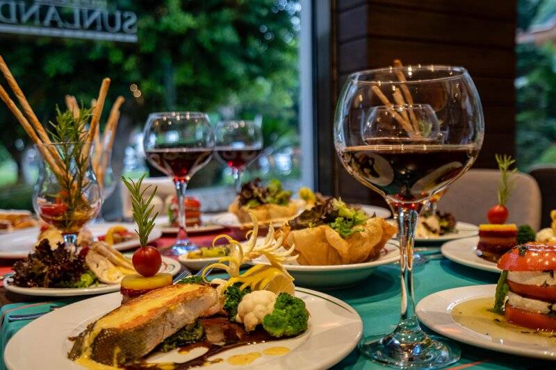 SUNLAND RESORT HOTEL