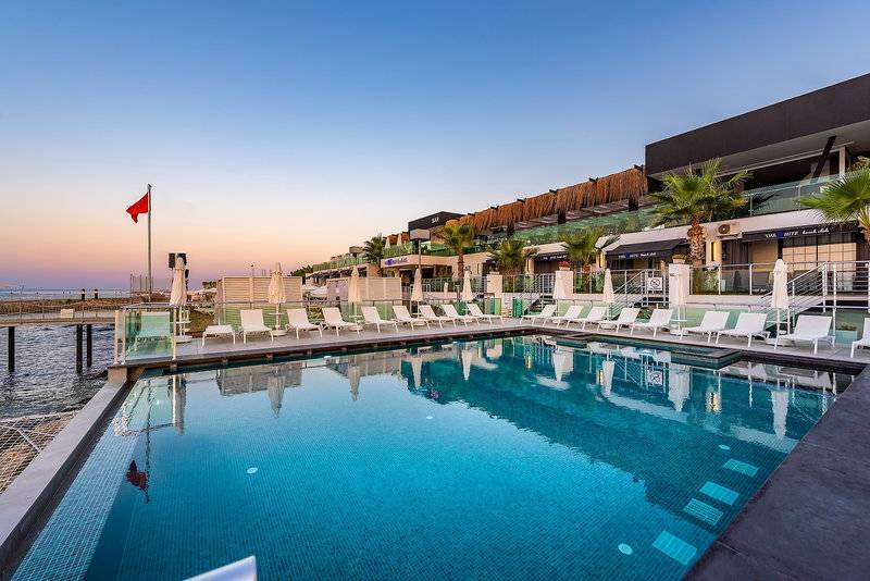 WHITE CITY RESORT HOTEL